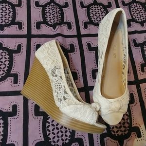 American Eagle Wedges